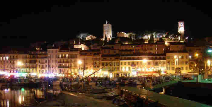 Le port et le Suquet &agrave; Cannes la  nuit