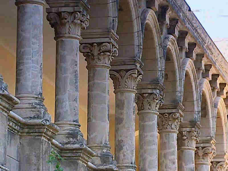 Colonnades de l'abbaye de ST-Honorat