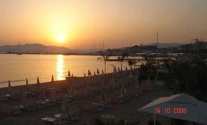 Cannes, coucher de soleil sur la plage