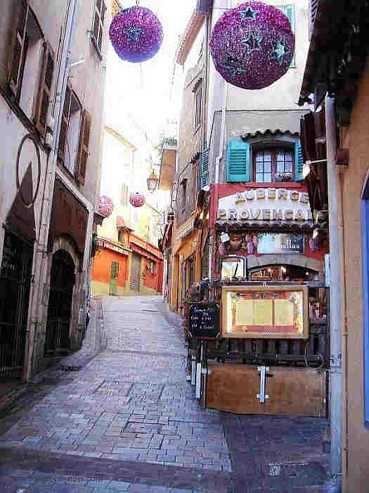 old street le Suquet, Cannes