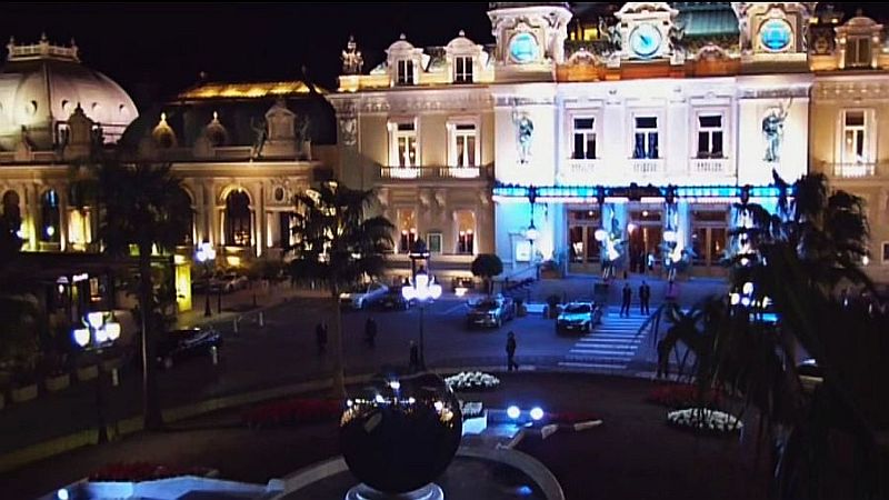 Op&eacute;ra et  casino de Monaco le  soir