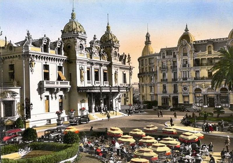 Monaco, caf&eacute; de Paris, casino et  h&ocirc;tel de Paris en 1951