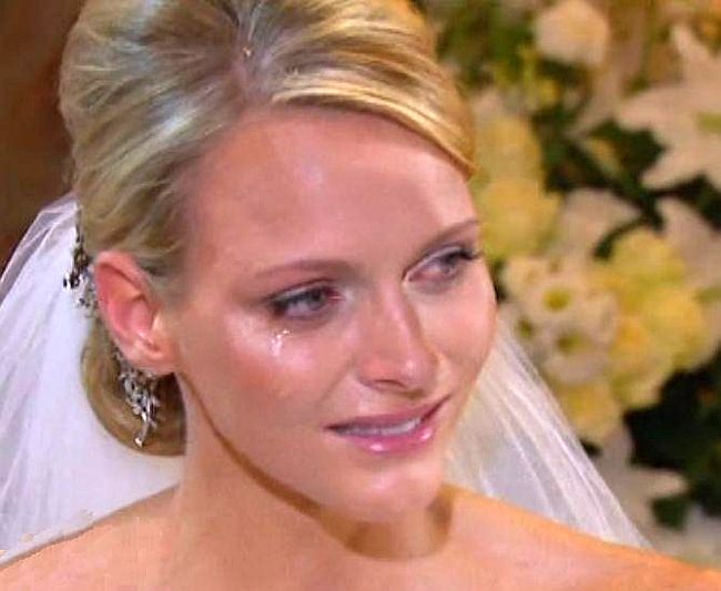 tears of Charl&egrave;ne  during the song