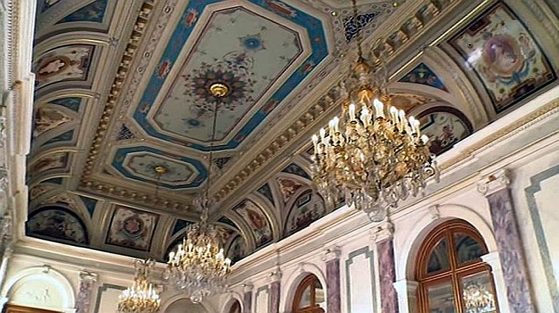 Plafonf de la grande salle &agrave; manger du Palais de Monaco