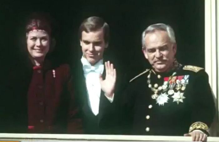 Albert de Monaco  entre le prince Rainier et la princesse Grace